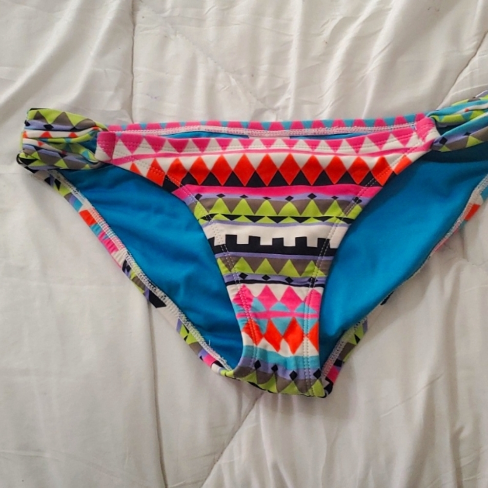 XHILARATION MULTI-COLOR, SIDE KEY HOLES BATHING SUIT BOTTOM, SIZE M